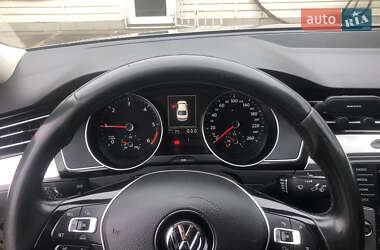 Седан Volkswagen Passat 2015 в Врадиевке