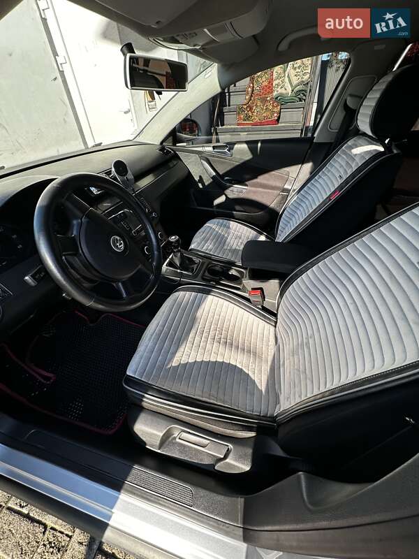 Седан Volkswagen Passat 2005 в Черновцах