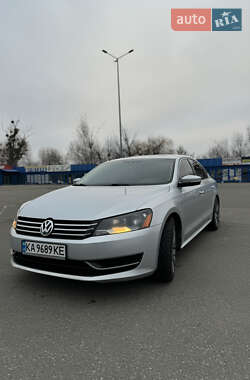 Седан Volkswagen Passat 2012 в Киеве