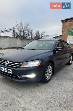 Седан Volkswagen Passat 2013 в Києві