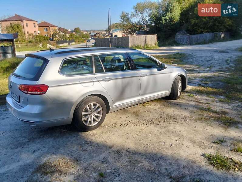 Універсал Volkswagen Passat 2019 в Львові