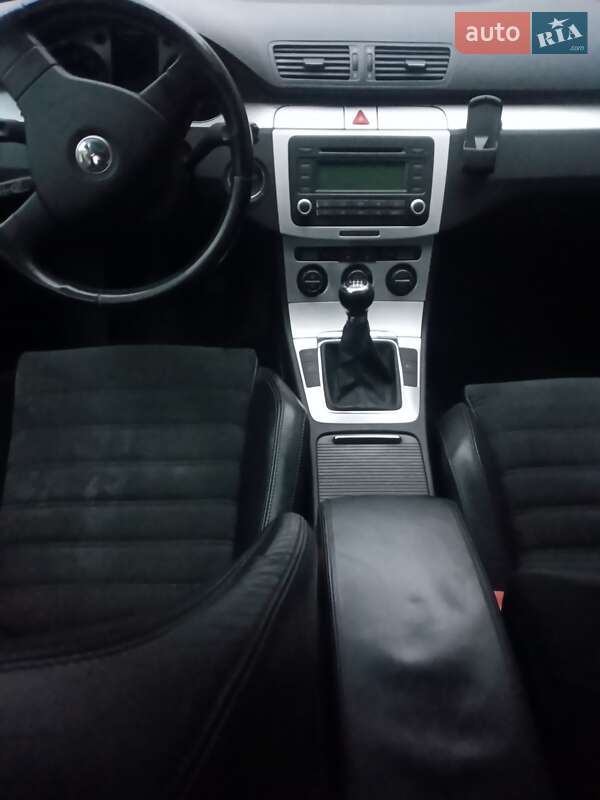 Универсал Volkswagen Passat 2006 в Полтаве