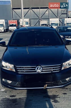 Універсал Volkswagen Passat 2011 в Івано-Франківську