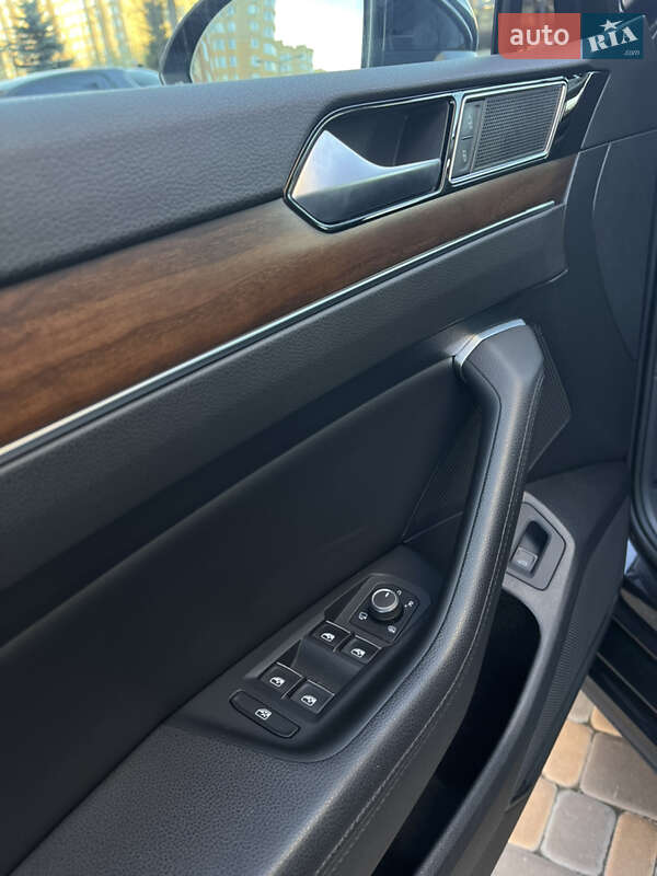 Седан Volkswagen Passat 2018 в Киеве фото 7 Седан Volkswagen Passat 2018 в Киеве