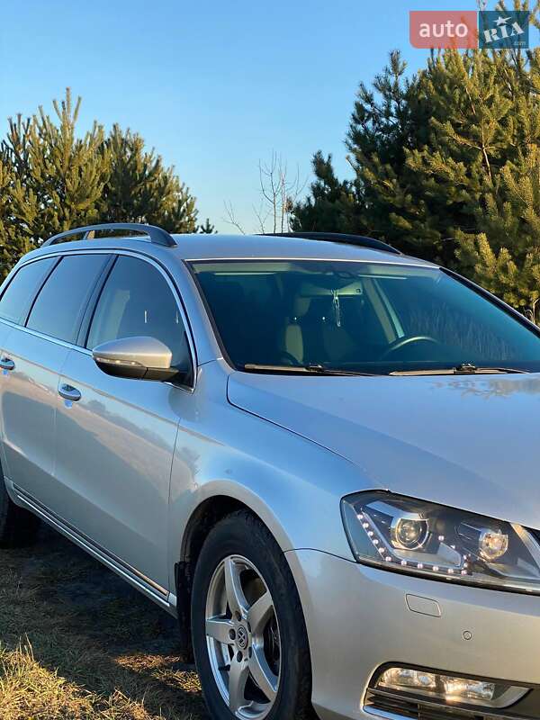 Універсал Volkswagen Passat 2013 в Радехові