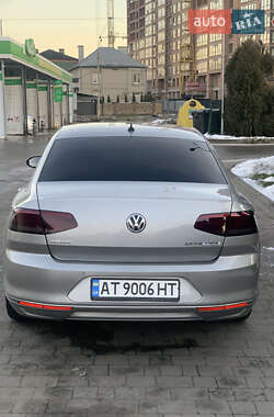 Седан Volkswagen Passat 2015 в Ивано-Франковске