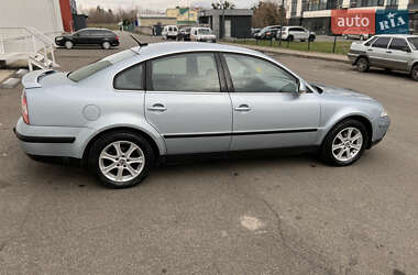 Седан Volkswagen Passat 2004 в Луцьку