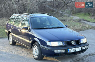 Универсал Volkswagen Passat 1996 в Каменском