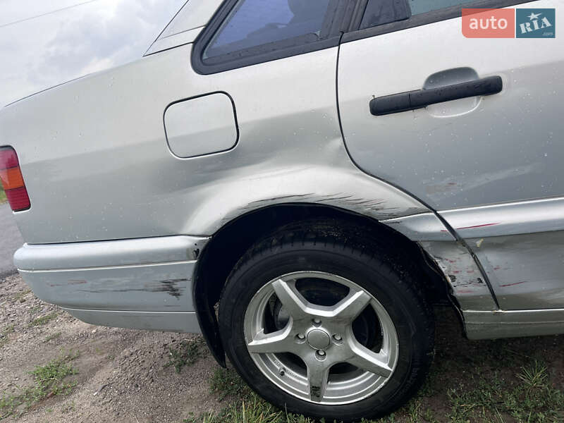 Седан Volkswagen Passat 1994 в Львове