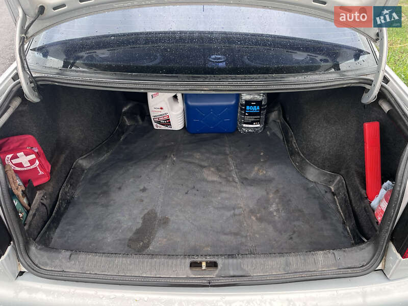 Седан Volkswagen Passat 1994 в Львове