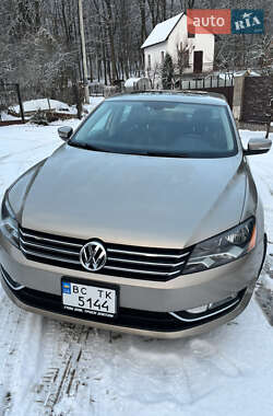 Седан Volkswagen Passat 2014 в Львове