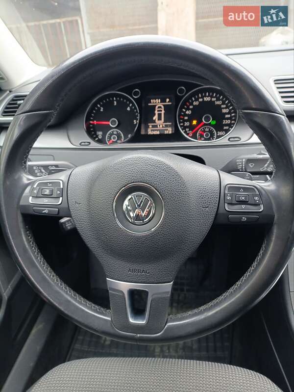 Универсал Volkswagen Passat 2012 в Покровском