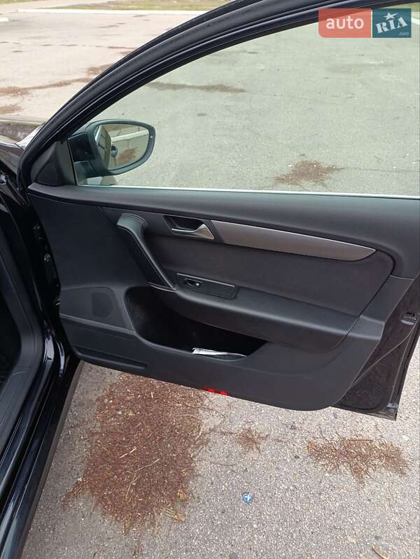 Универсал Volkswagen Passat 2012 в Покровском