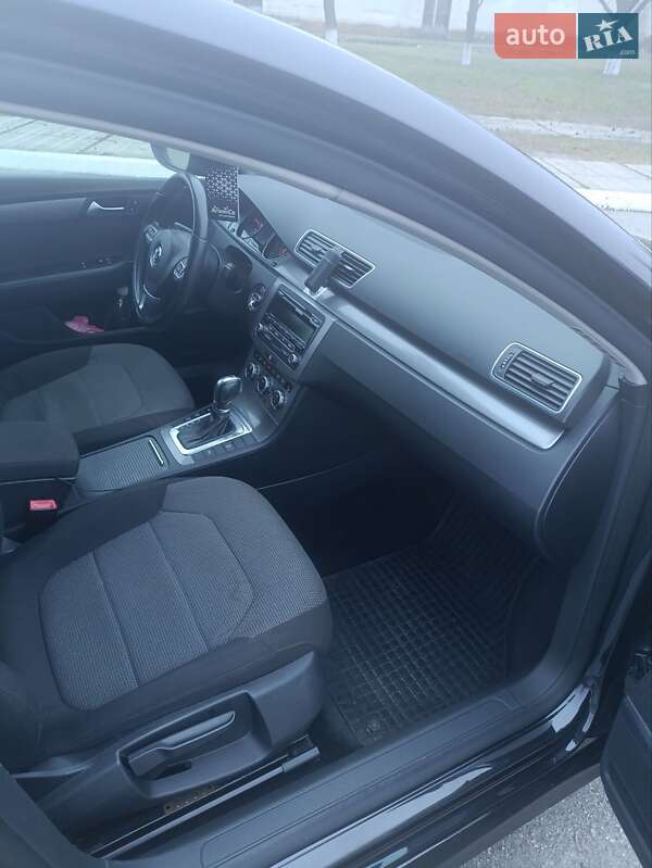 Универсал Volkswagen Passat 2012 в Покровском