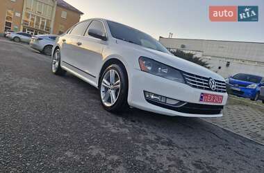 Седан Volkswagen Passat 2013 в Ужгороде