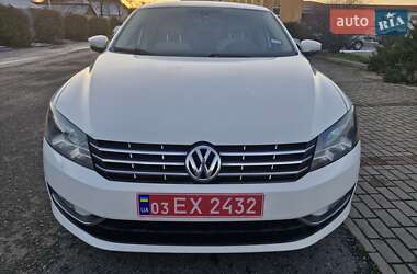 Седан Volkswagen Passat 2013 в Ужгороде