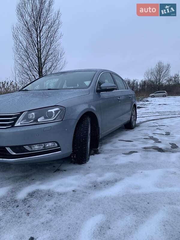 Седан Volkswagen Passat 2012 в Петропавловке