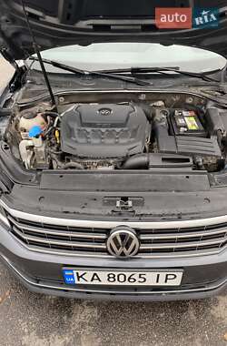 Седан Volkswagen Passat 2018 в Житомирі