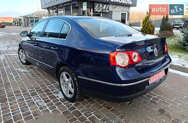 Седан Volkswagen Passat 2006 в Сарнах