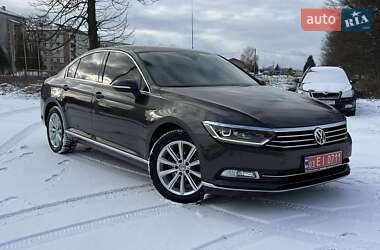 Седан Volkswagen Passat 2017 в Дрогобичі