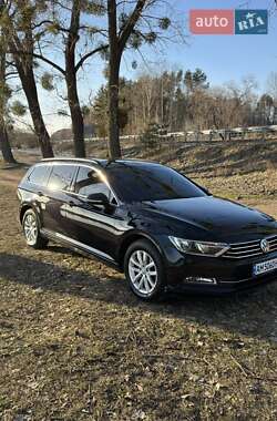 Універсал Volkswagen Passat 2016 в Житомирі