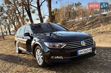 Універсал Volkswagen Passat 2016 в Житомирі