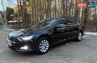 Універсал Volkswagen Passat 2016 в Житомирі