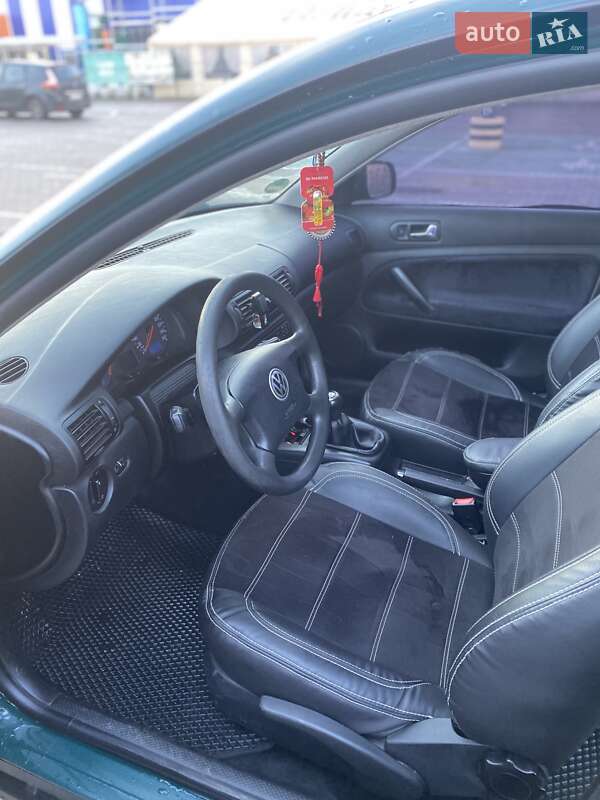 Универсал Volkswagen Passat 1999 в Калуше