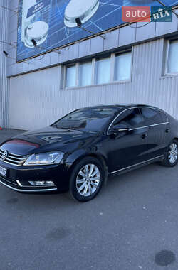 Седан Volkswagen Passat 2014 в Києві