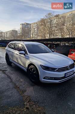 Универсал Volkswagen Passat 2015 в Одессе