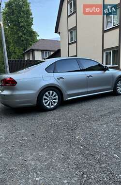 Седан Volkswagen Passat 2013 в Киеве