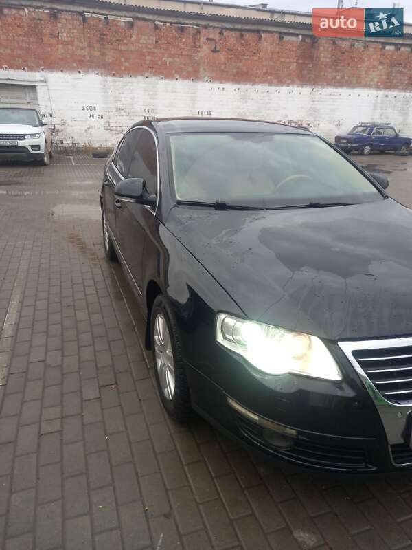 Седан Volkswagen Passat 2006 в Кельменцях