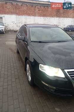 Седан Volkswagen Passat 2006 в Кельменцах