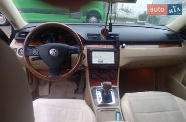 Седан Volkswagen Passat 2006 в Кельменцах