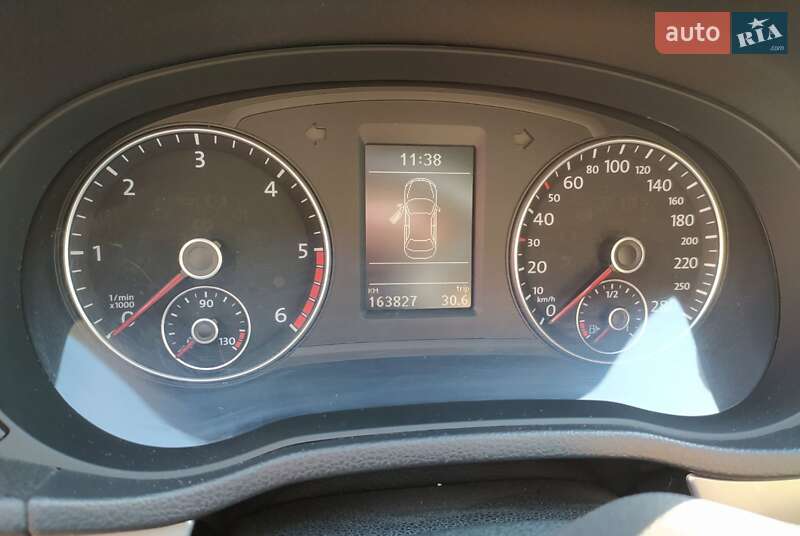 Седан Volkswagen Passat 2012 в Львове