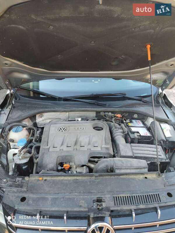Седан Volkswagen Passat 2012 в Львове