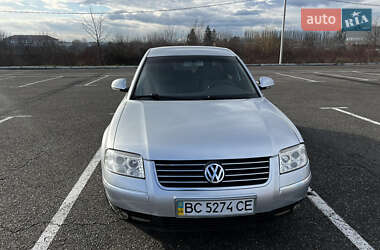 Седан Volkswagen Passat 2004 в Чернівцях