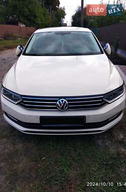 Седан Volkswagen Passat 2015 в Носовке