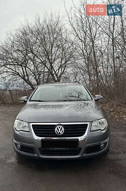 Універсал Volkswagen Passat 2008 в Золочеві