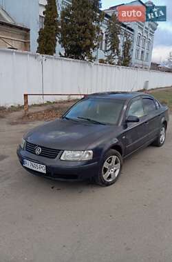 Седан Volkswagen Passat 1998 в Сквирі