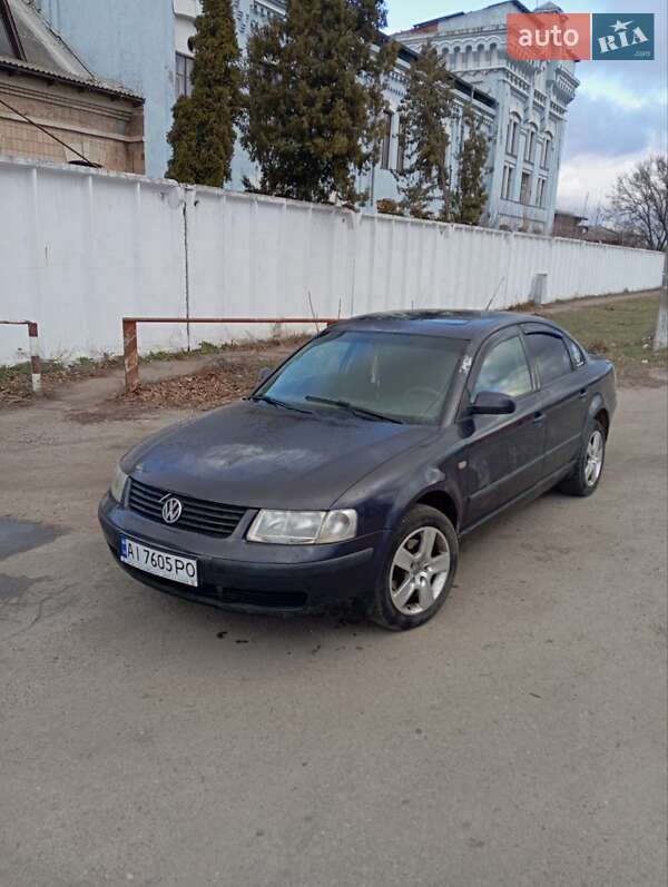 Седан Volkswagen Passat 1998 в Сквирі