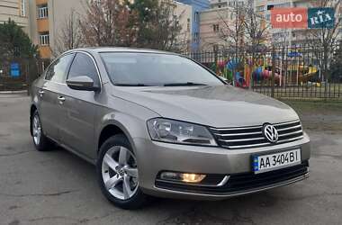 Седан Volkswagen Passat 2012 в Києві