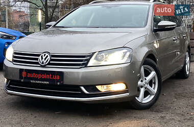 Універсал Volkswagen Passat 2011 в Сумах