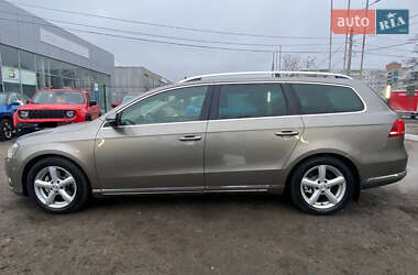 Універсал Volkswagen Passat 2011 в Сумах