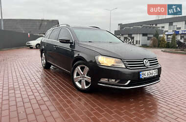 Універсал Volkswagen Passat 2011 в Рівному