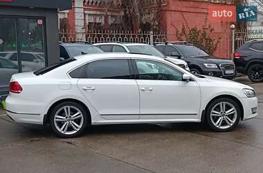 Седан Volkswagen Passat 2015 в Харькове