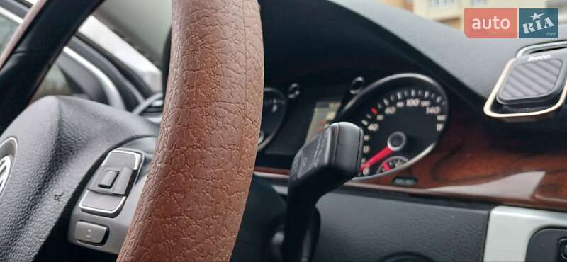 Универсал Volkswagen Passat 2013 в Старом Самборе