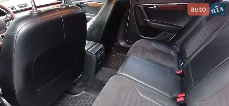 Универсал Volkswagen Passat 2013 в Старом Самборе