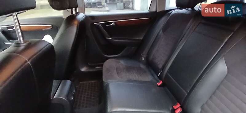 Универсал Volkswagen Passat 2013 в Старом Самборе