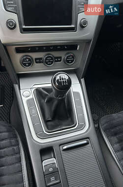 Универсал Volkswagen Passat 2015 в 